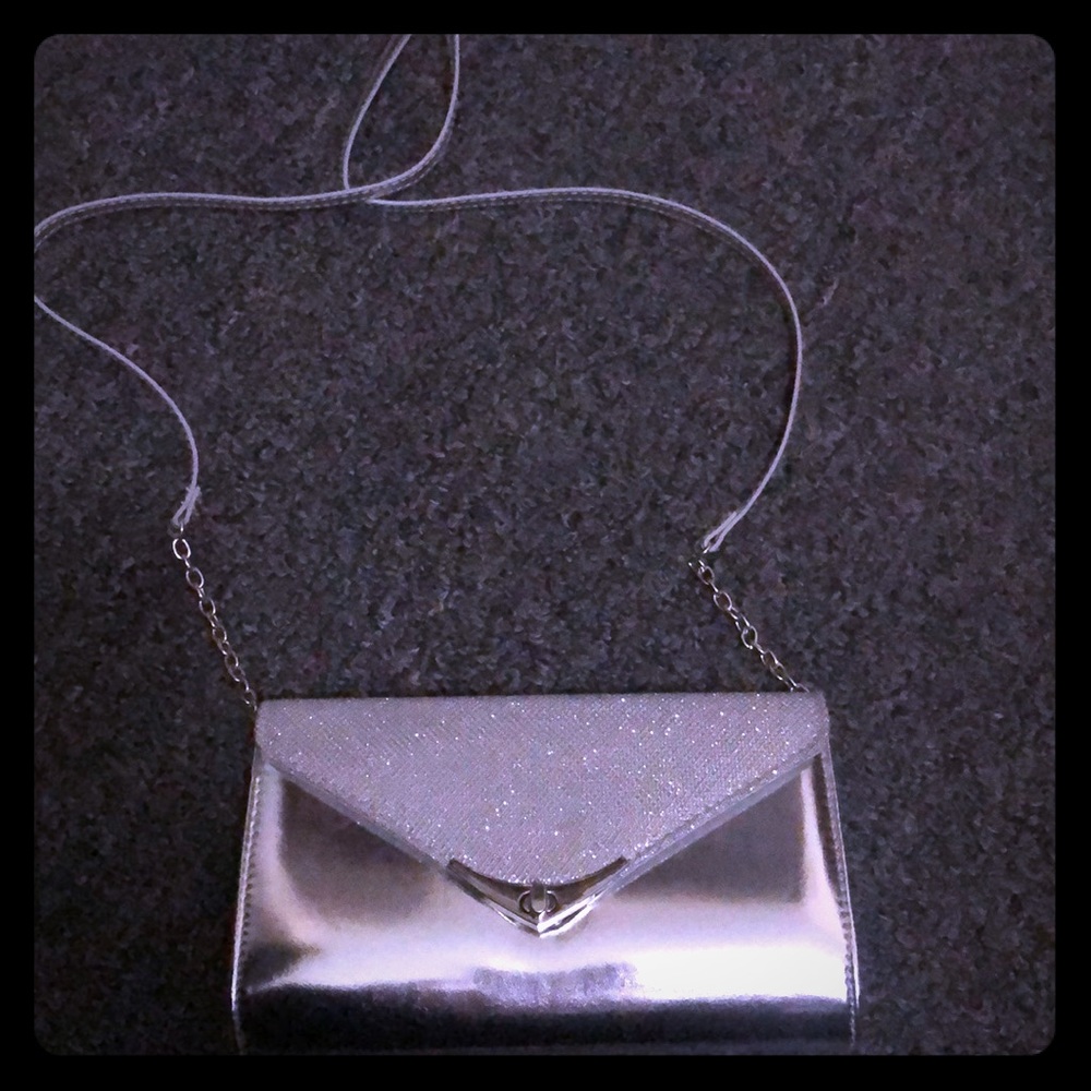 Fioni Nite Silver glitter clutch